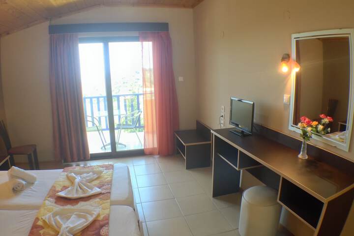Room 12 of 50