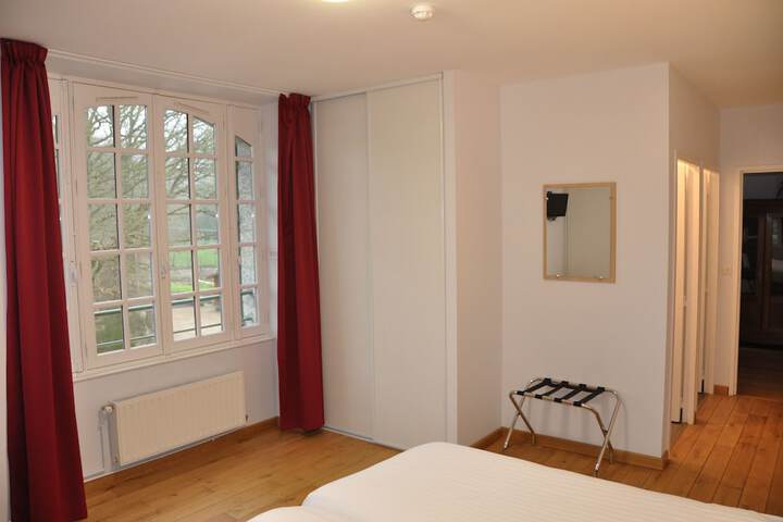 Room 12 of 36