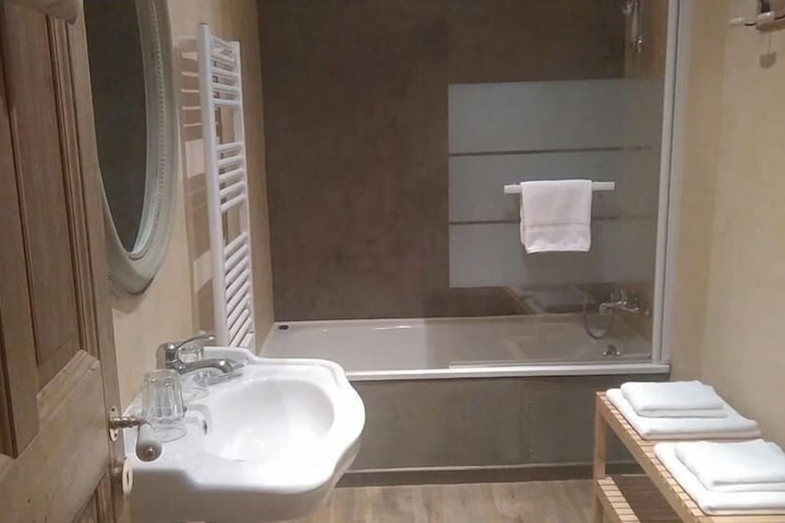 Room 16 of 37