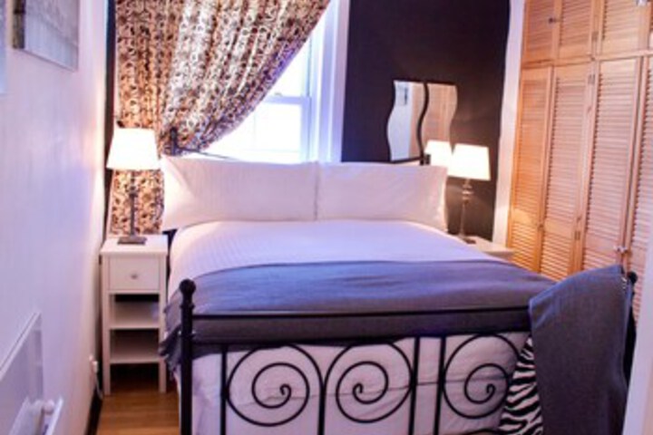 Room 15 of 16