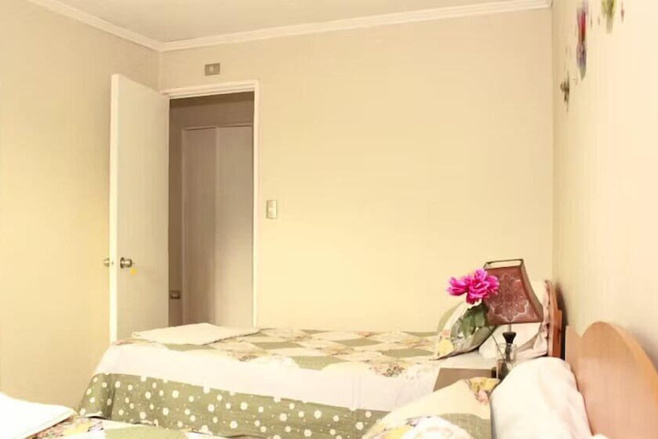 Room 12 of 33