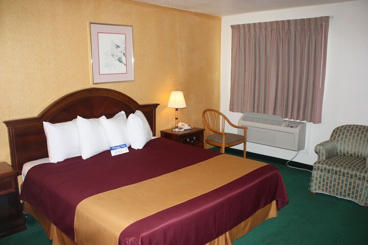 Room 4 of 37