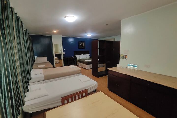 Room 8 of 31