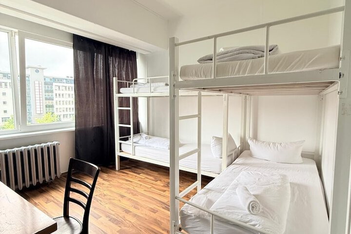 Room 106 of 150