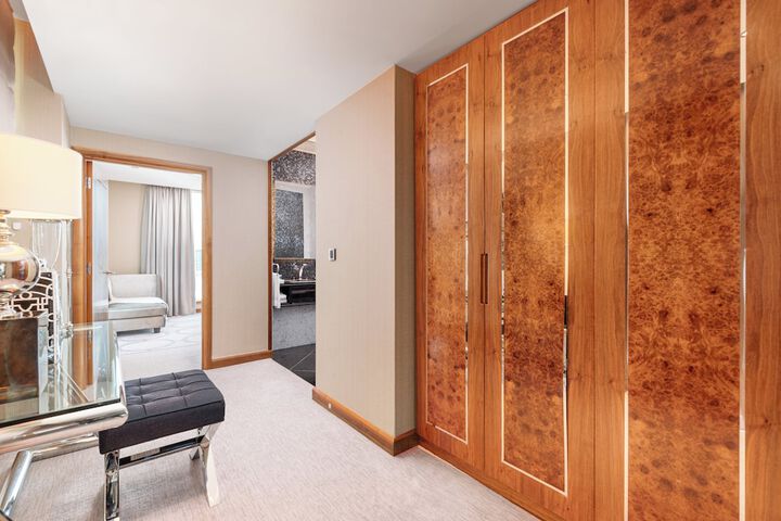 Room 50 of 347