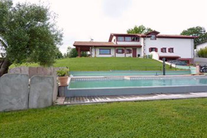 Pool 33 of 40