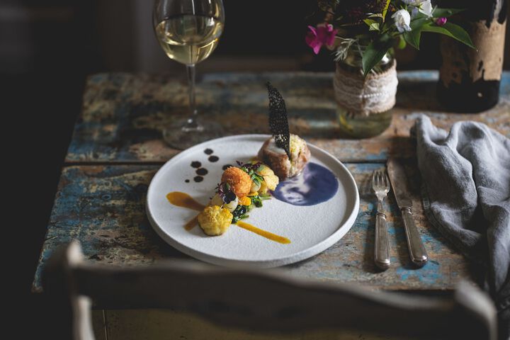 Dining 34 of 50