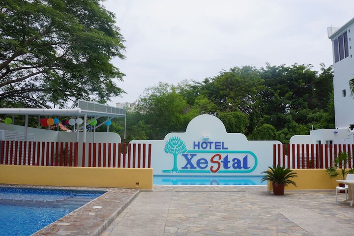Pool 15 of 27