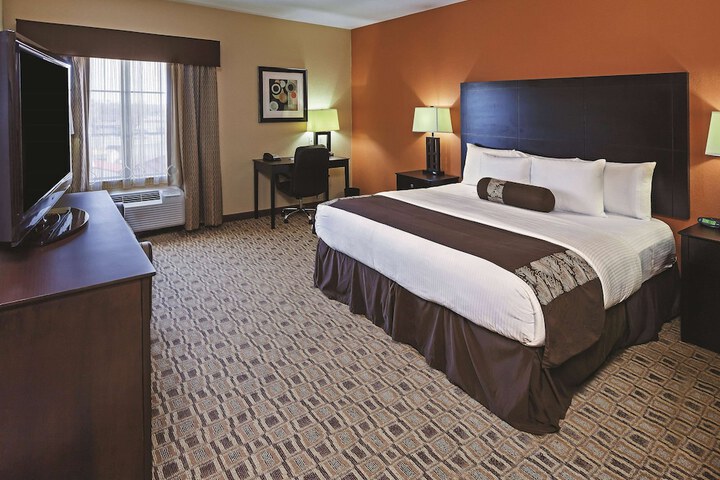 1 King Bed (9 of 12)