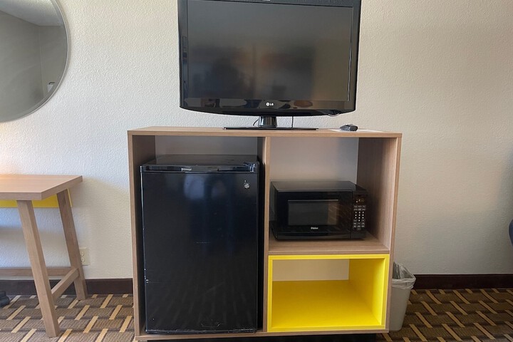 Mini-refrigerator
