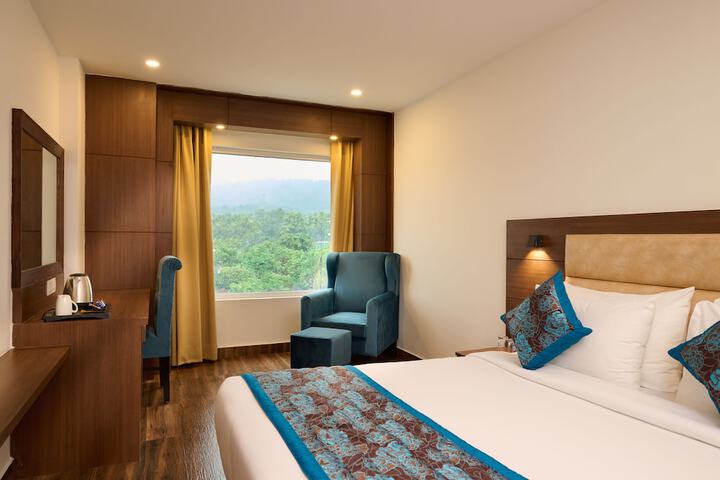 Room 9 of 20
