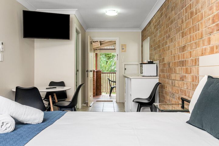 Room 34 of 71