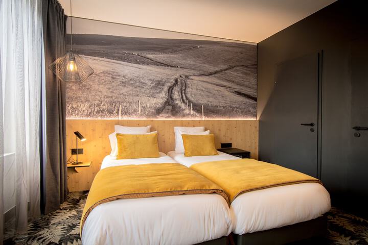 Room 12 of 61