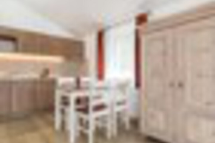 Room 44 of 75