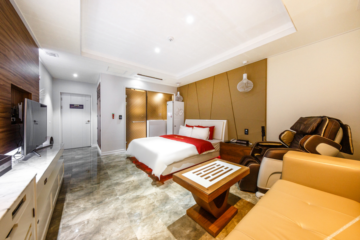 Room 35 of 88