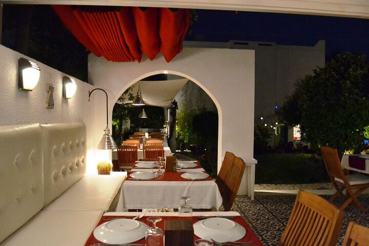 Dining 114 of 144