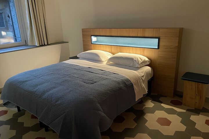 Room 6 of 54