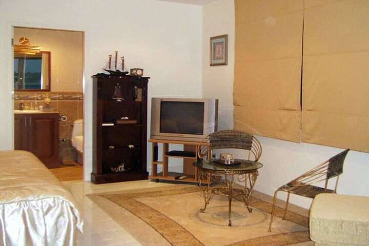 Photo 5