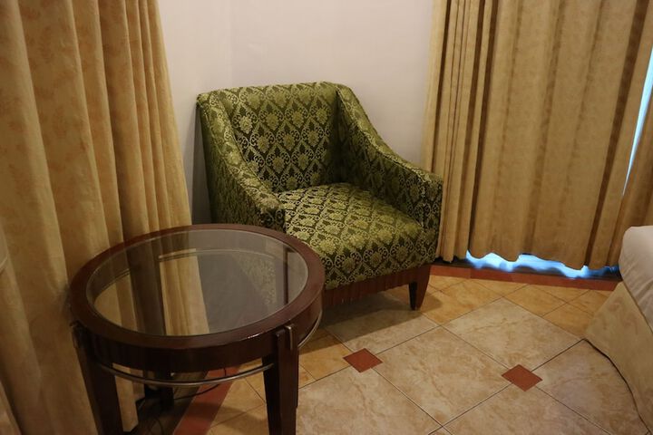 Room 16 of 50