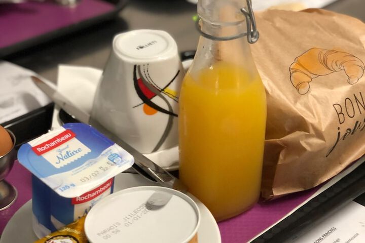 Breakfast/Coffee Service 77 of 102
