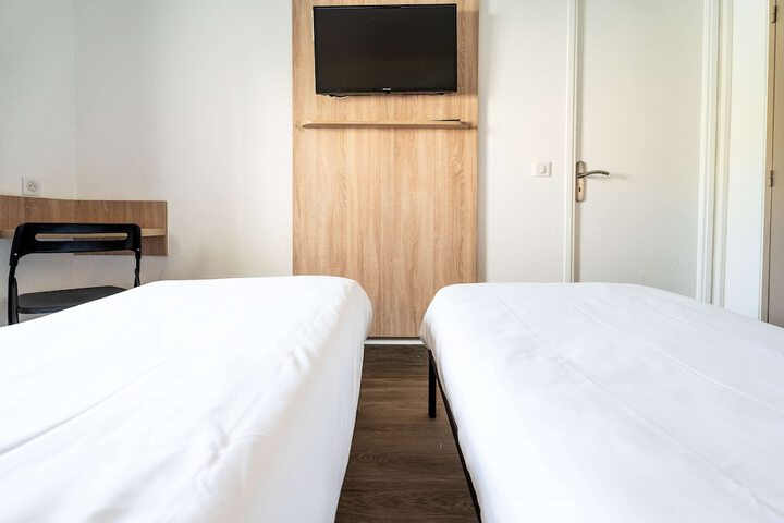 Room 16 of 31