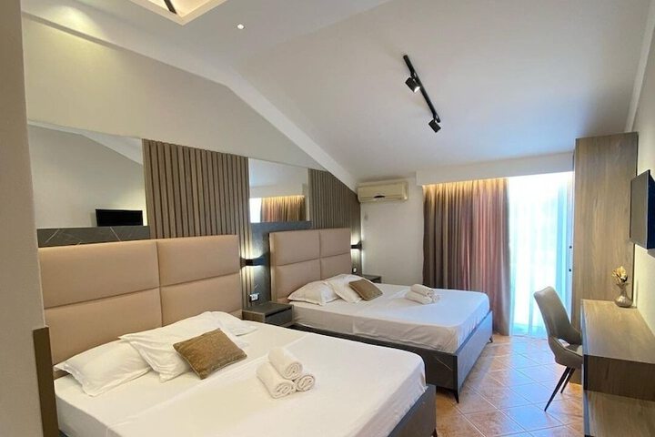 Room 47 of 132