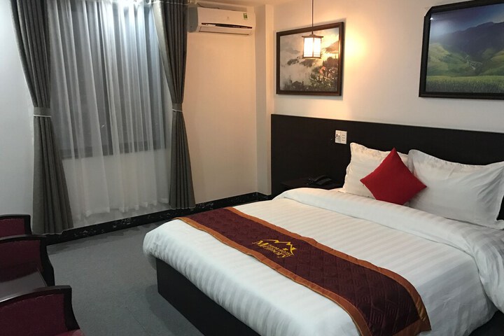 Room 25 of 38