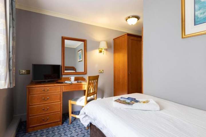 Room 7 of 26