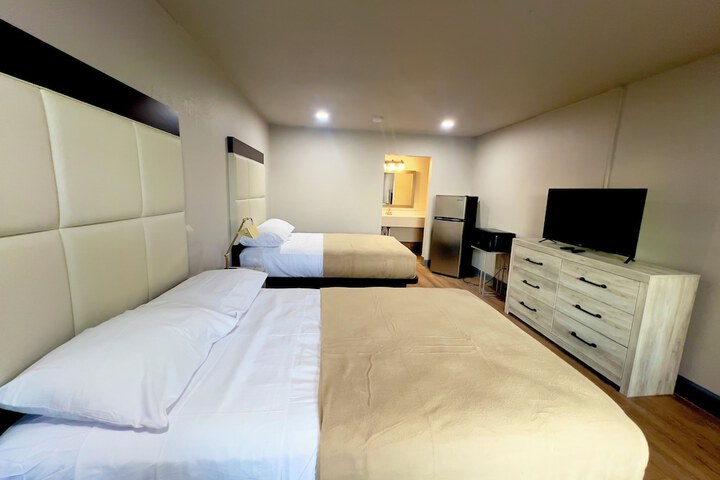 Room 5 of 20