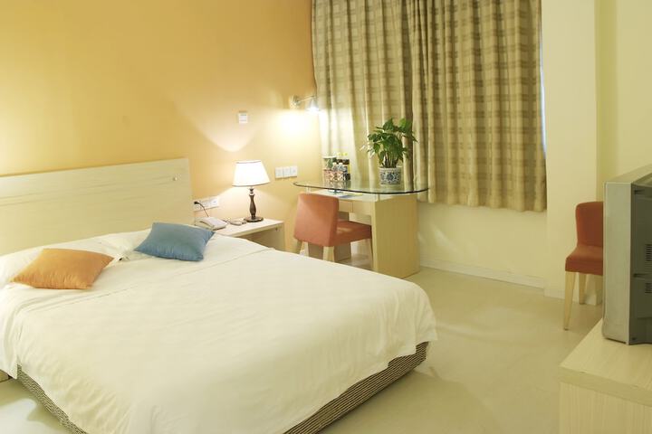 Room 3 of 5