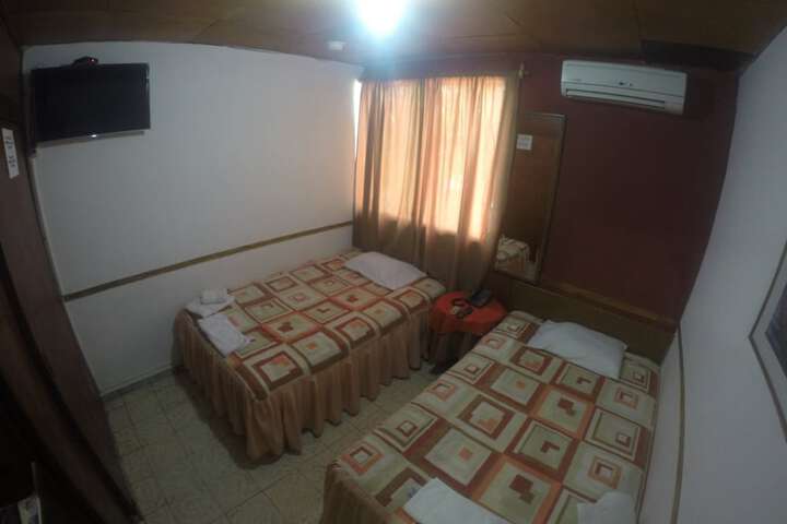 Room 9 of 34