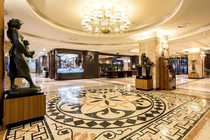 Hotel Lobby
