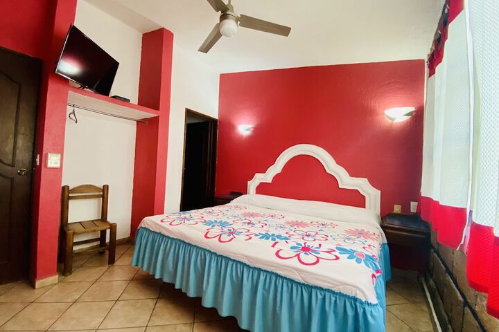 Room 2 of 28
