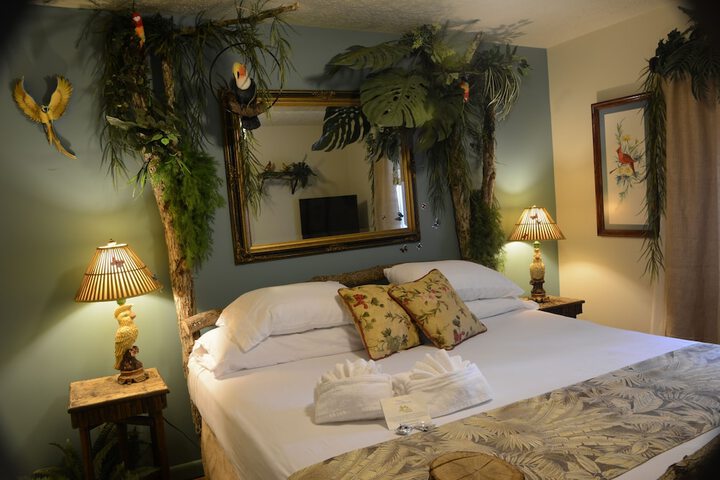 Room 28 of 51