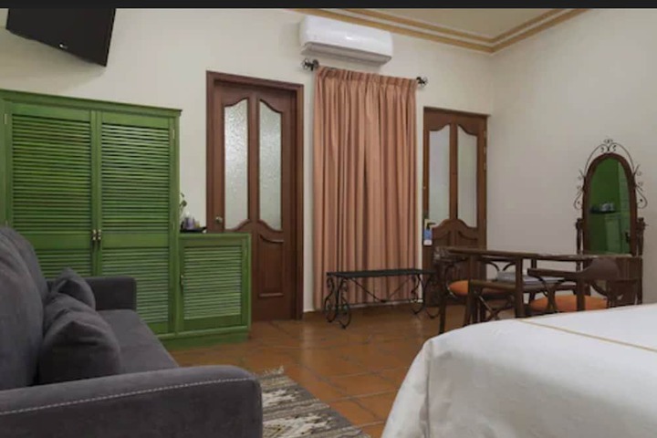 Room 28 of 73
