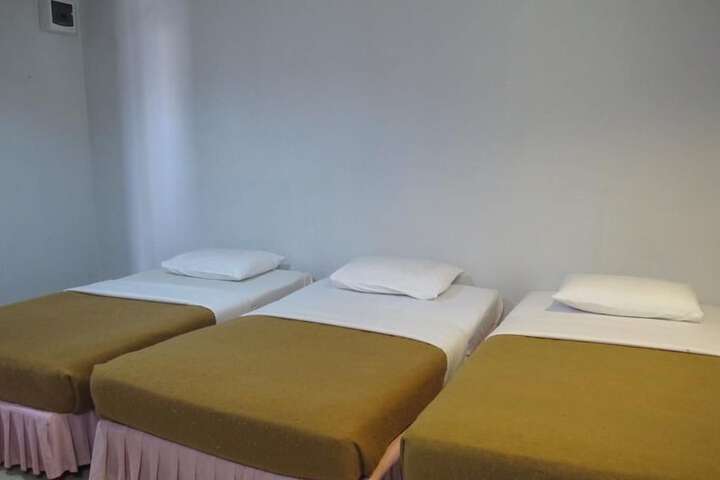 Room 8 of 32