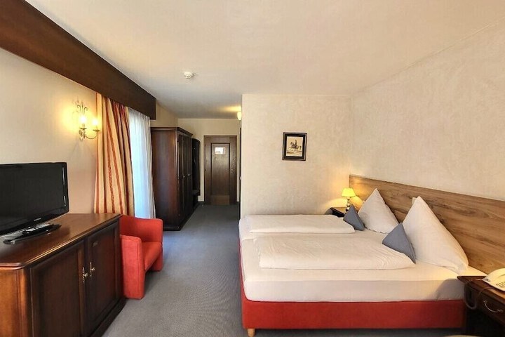 Room 23 of 119