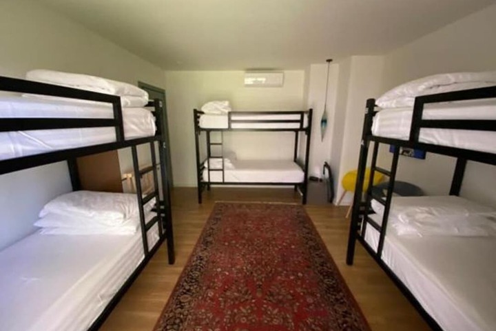Room 6 of 38