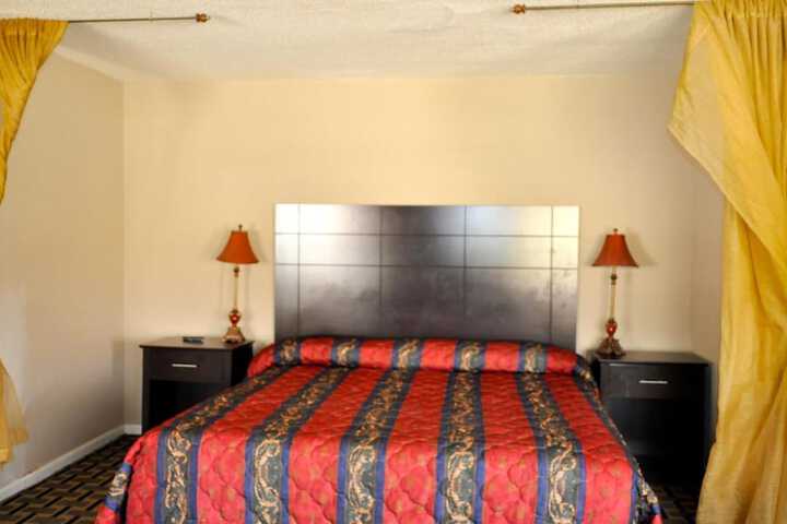 Room 17 of 32