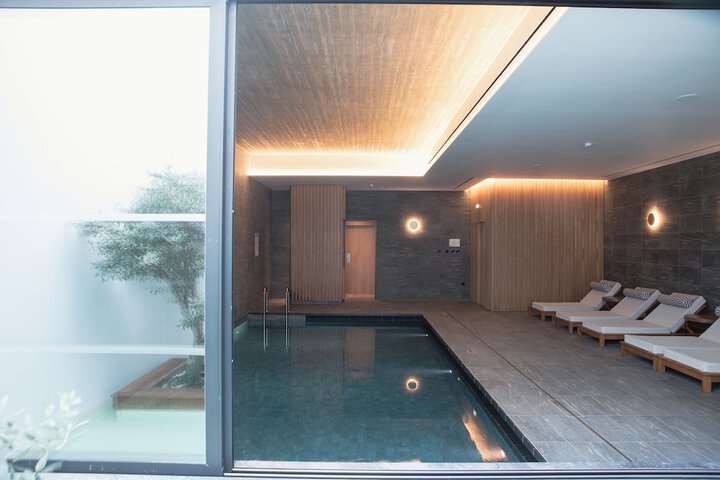 Pool 52 of 99