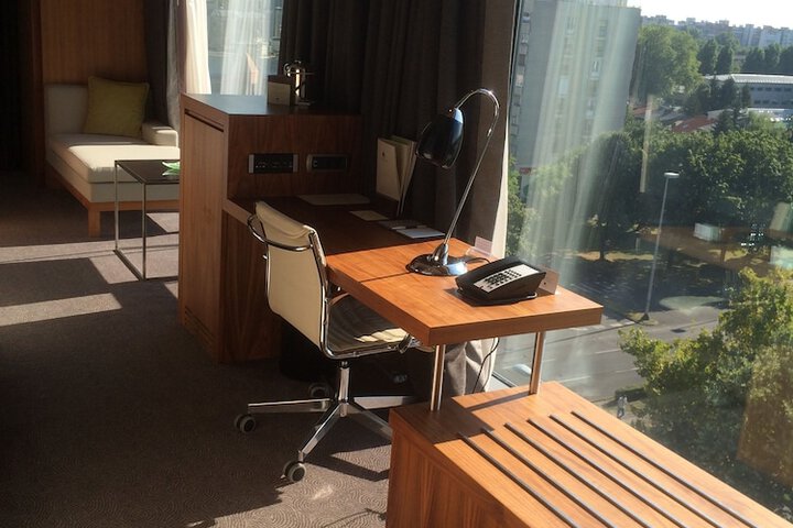 Room 17 of 59