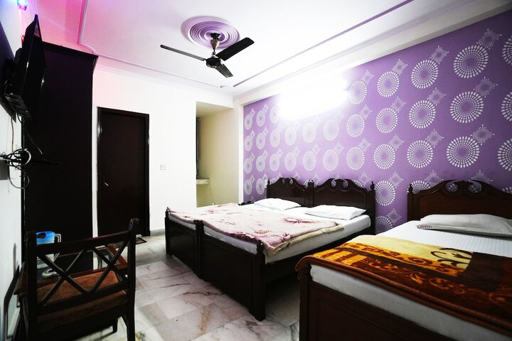 Room 22 of 37