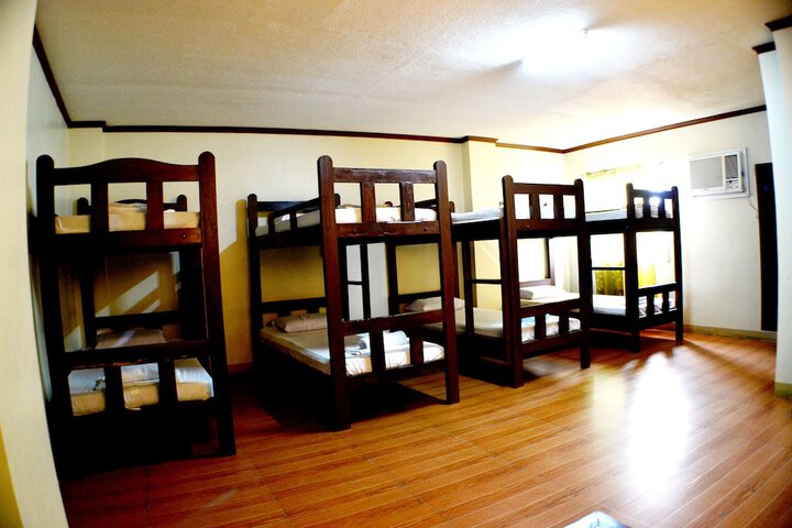 Room 12 of 38
