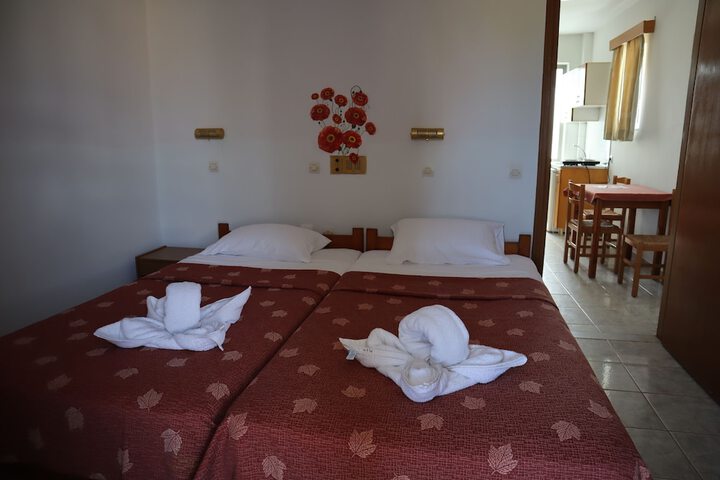 Room 10 of 27
