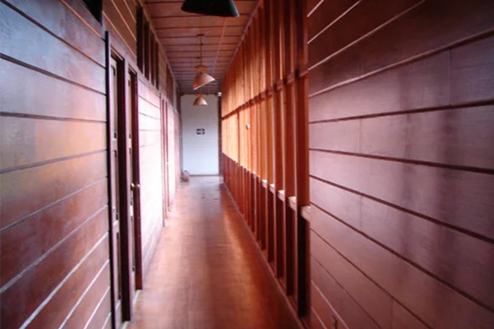 Room 2 of 6