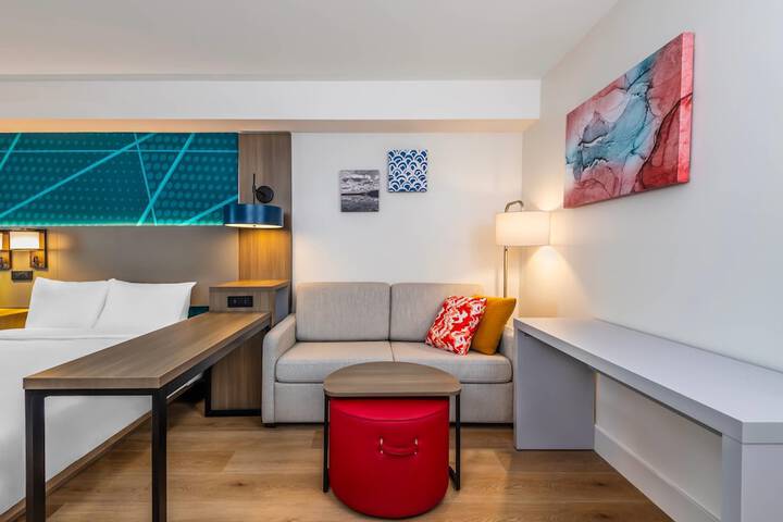 Room 33 of 51