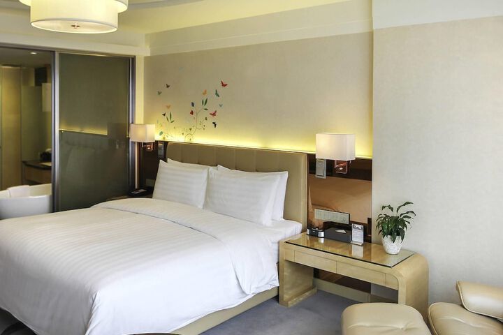 Room 15 of 72