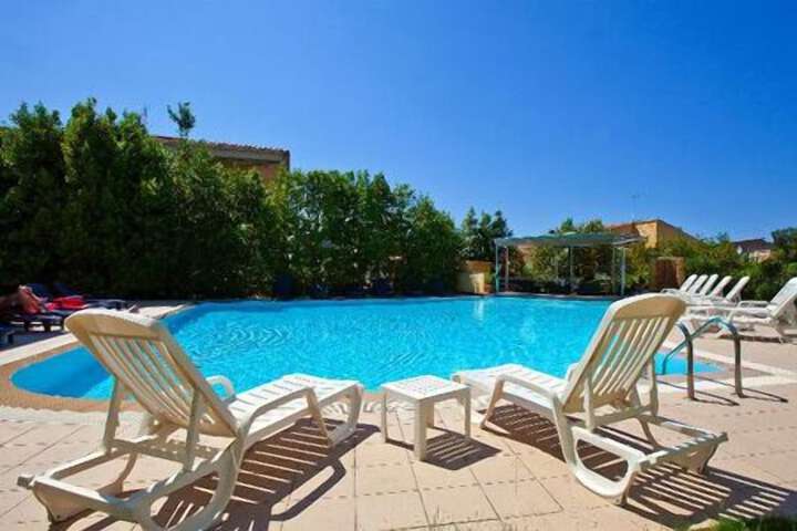 Pools & Facilities