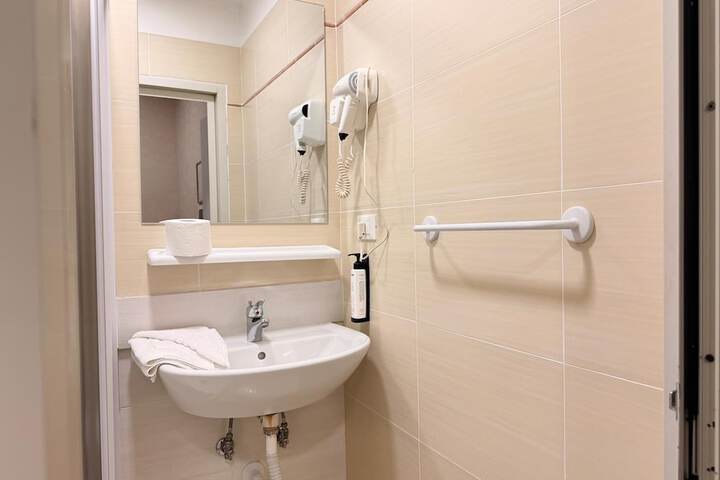 Room 72 of 110