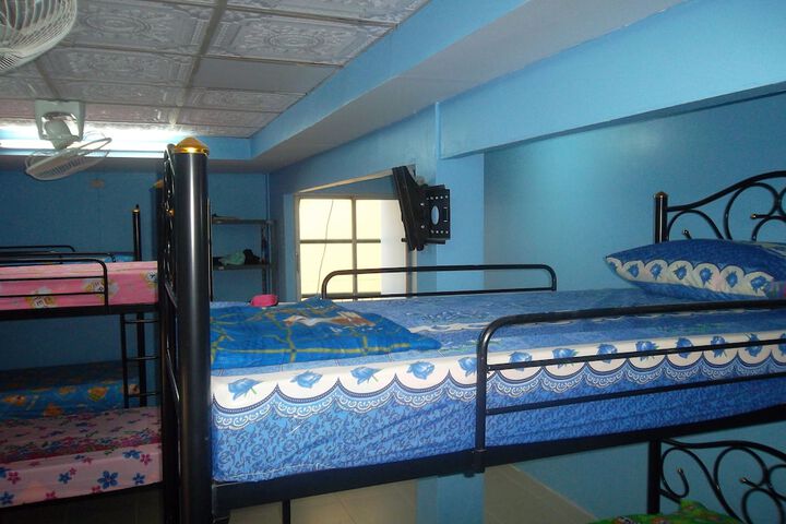 Room 15 of 32